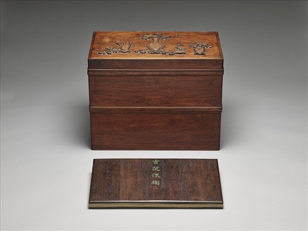 雕博古紋花梨木匣