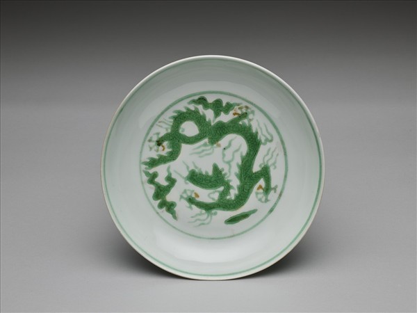 綠彩雲龍紋盤