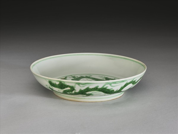 綠彩雲龍紋盤