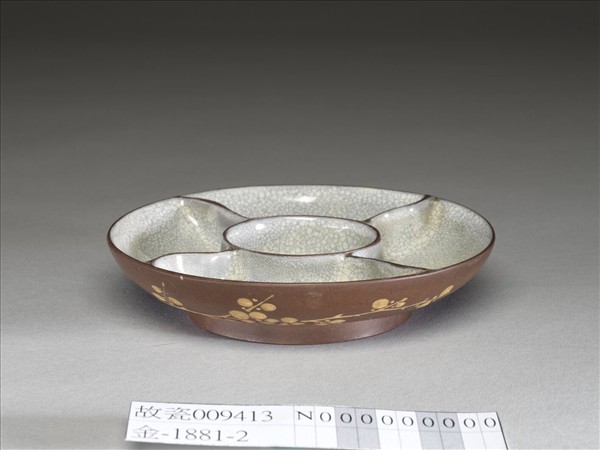 紫砂泥繪梅花紋攢盤