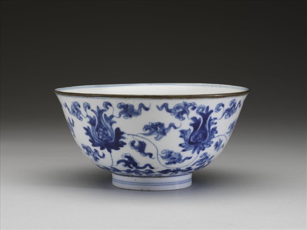 青花番蓮紋碗