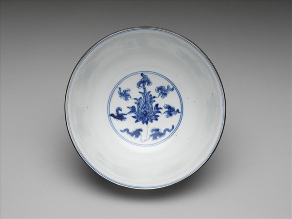 青花番蓮紋碗