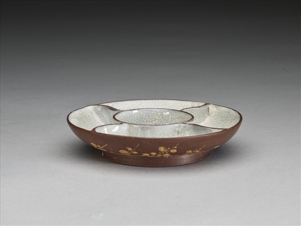 紫砂泥繪梅花紋攢盤