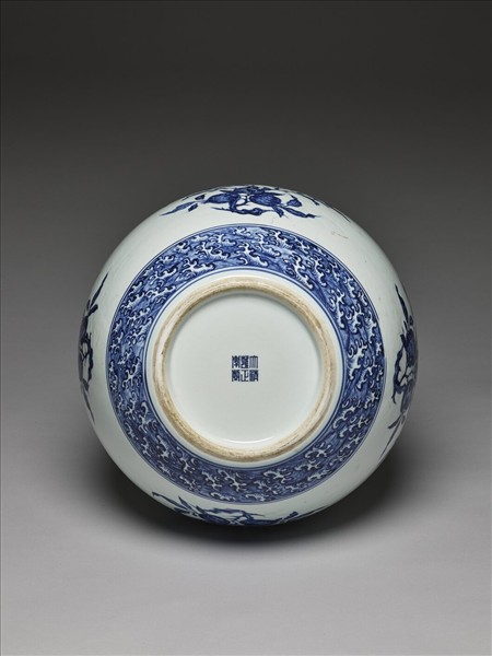 青花花果紋天球瓶