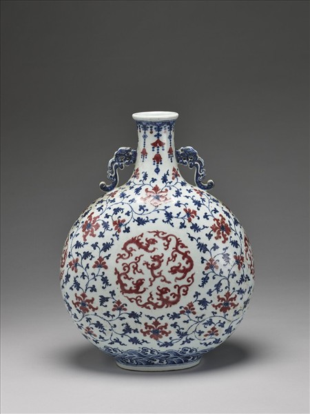 青花釉裡紅番蓮龍紋扁壺