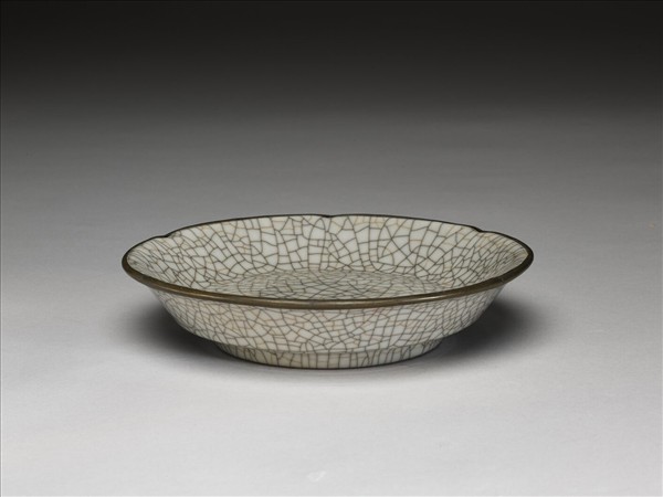 哥窯 青瓷葵口盤