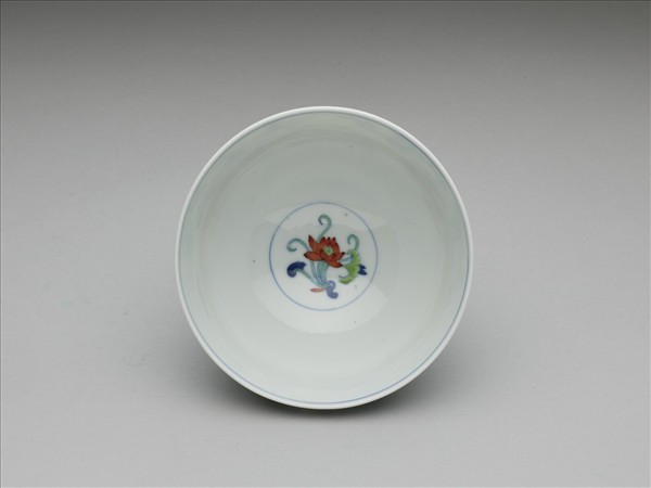 鬥彩折枝蓮花紋碗