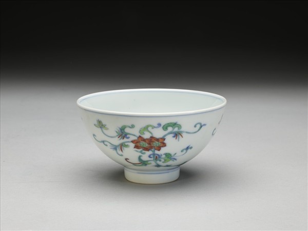 鬥彩折枝蓮花紋碗