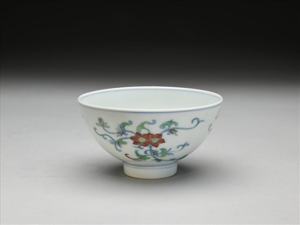 鬥彩折枝蓮花紋碗