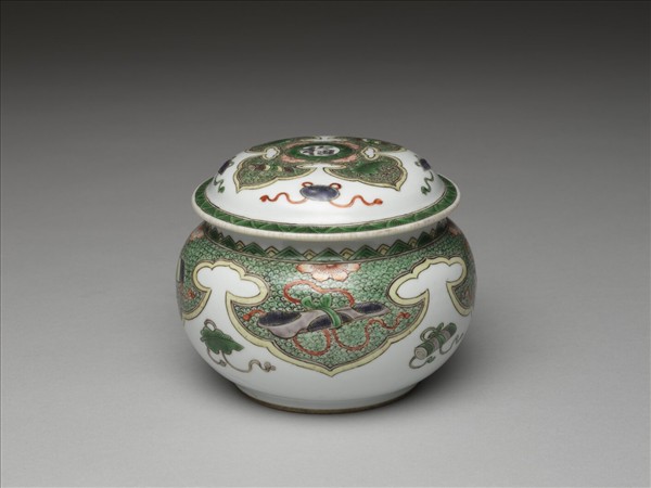 五彩博古圖蓋罐