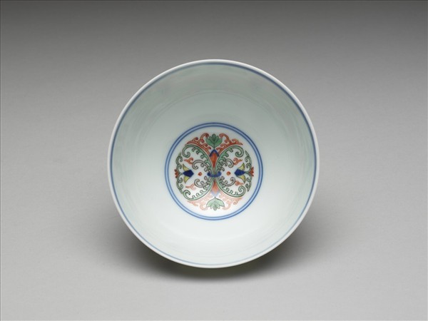 鬥彩花卉紋碗