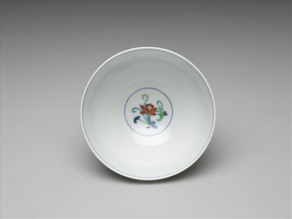 鬥彩折枝蓮花紋碗