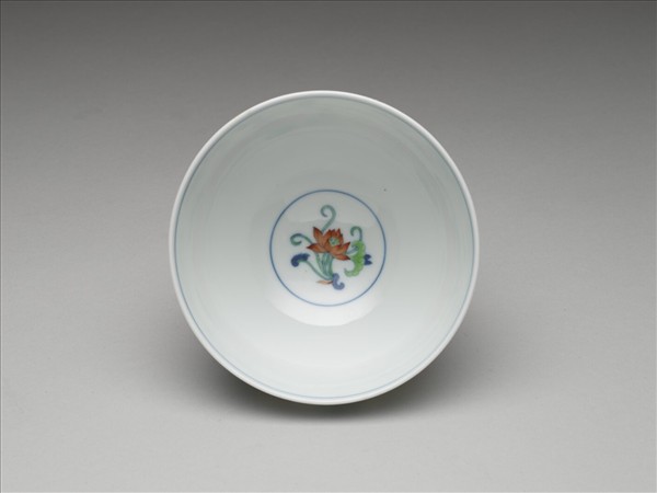 鬥彩折枝蓮花紋碗