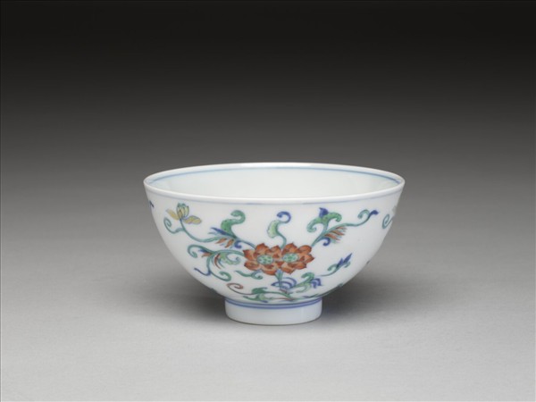 鬥彩折枝蓮花紋碗