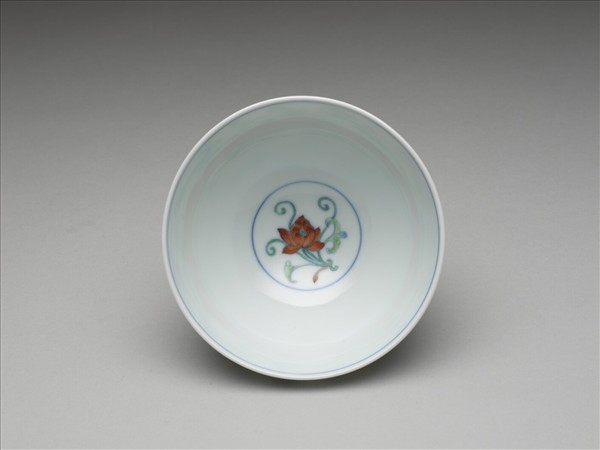 鬥彩折枝蓮花紋碗