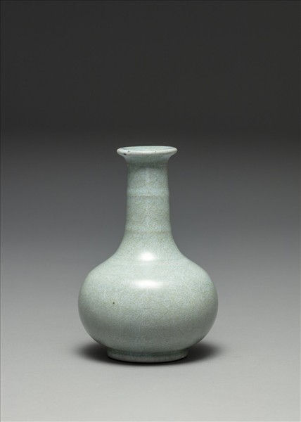 青瓷弦紋盤口瓶