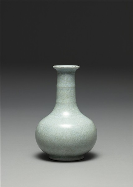 青瓷弦紋盤口瓶