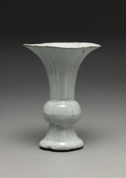 青瓷海棠式觚