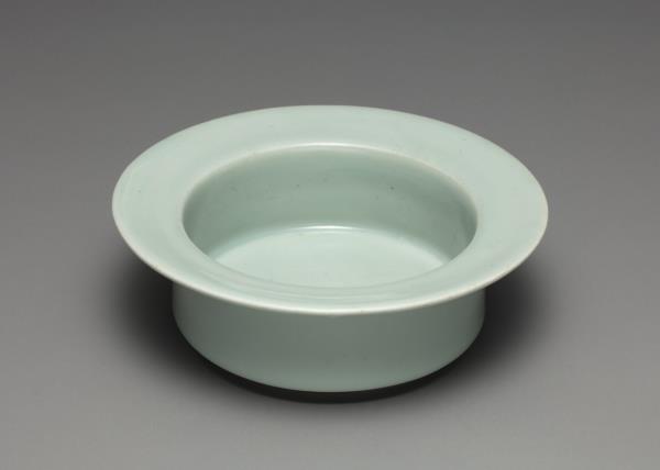 龍泉窯 青瓷折沿洗
