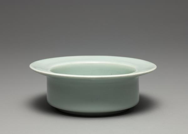 龍泉窯 青瓷折沿洗