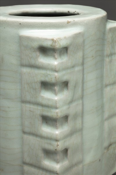 官窯 青瓷琮式瓶