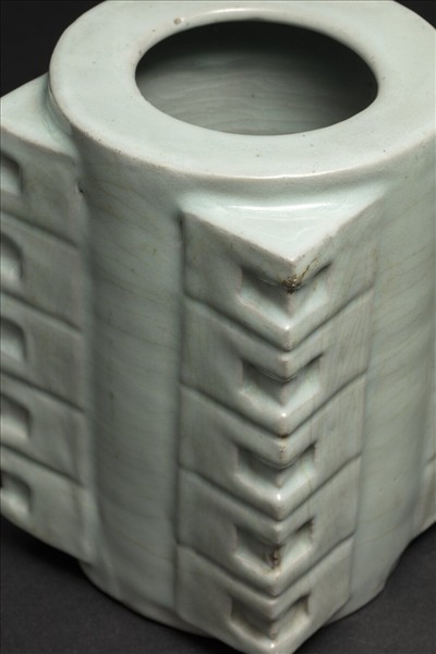 官窯 青瓷琮式瓶