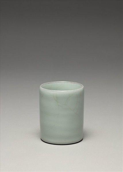 仿官釉青瓷筆筒