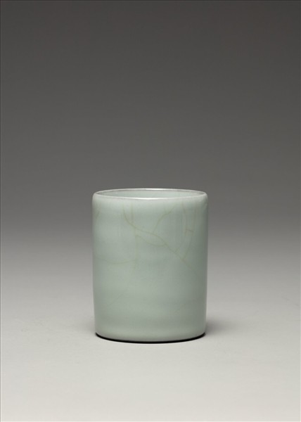 仿官釉青瓷筆筒