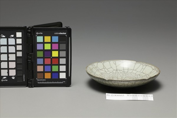 哥窯 青瓷葵口碟