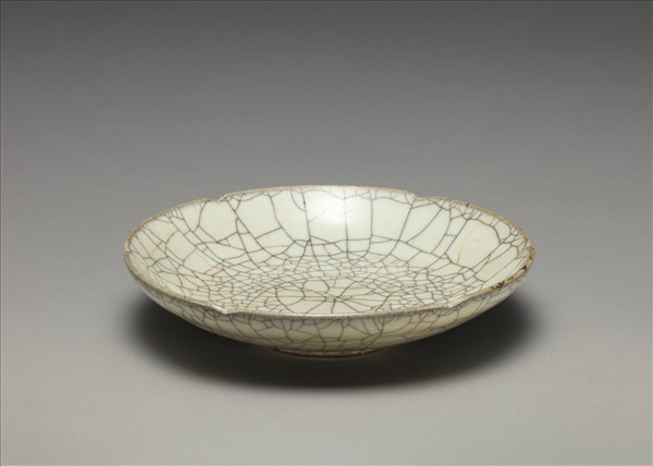 哥窯 青瓷葵口碟