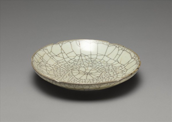 哥窯 青瓷葵口碟