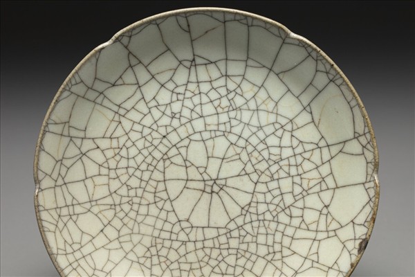 哥窯 青瓷葵口碟