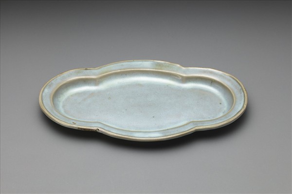 鈞窯 天青釉海棠式碟