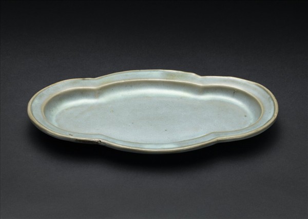 鈞窯 天青釉海棠式碟