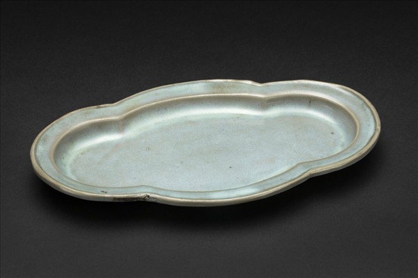 鈞窯 天青釉海棠式碟