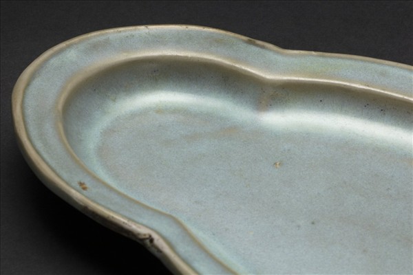 鈞窯 天青釉海棠式碟