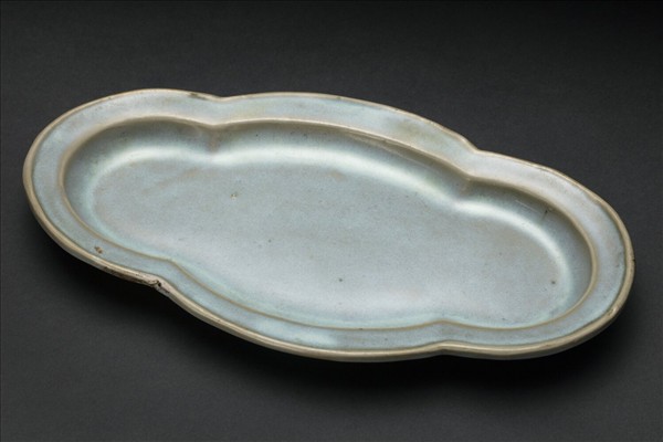 鈞窯 天青釉海棠式碟