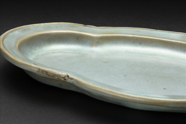 鈞窯 天青釉海棠式碟