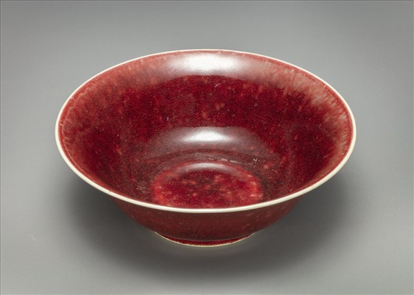 紅釉碗
