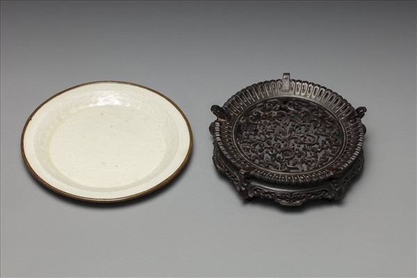 定窯 白瓷印花鴛鴦紋盤