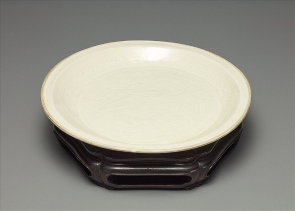 定窯 白瓷印花舞鳳紋盤