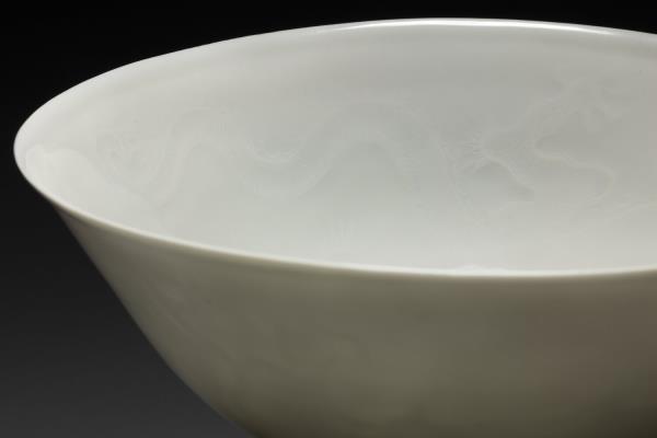 甜白雲龍高足碗