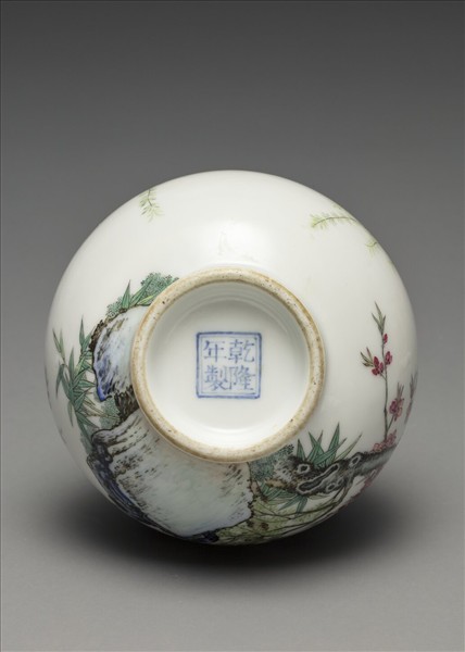 琺瑯彩杏柳春燕圖蒜頭瓶