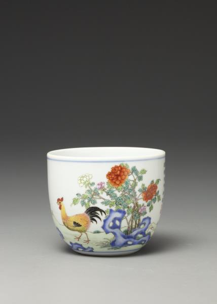 粉彩雞缸杯