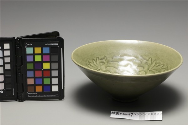 耀州窯 青瓷劃花牡丹紋碗