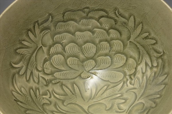 耀州窯 青瓷劃花牡丹紋碗