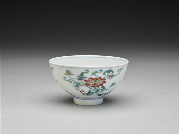 鬥彩折枝蓮花紋碗