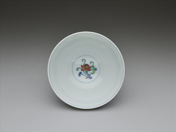 鬥彩折枝蓮花紋碗