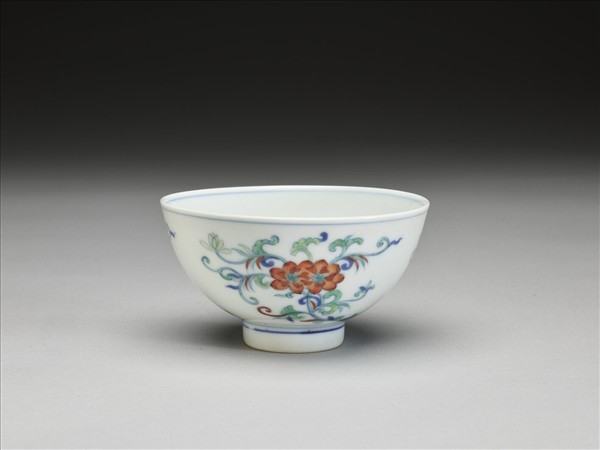 鬥彩折枝蓮花紋碗