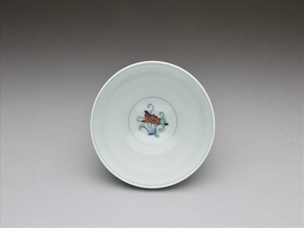 鬥彩折枝蓮花紋碗